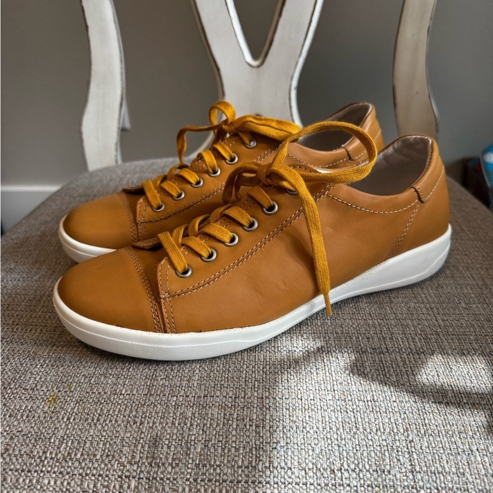 NWOT Josef Seibel Claire Sneaker Size 39/US8-8.5 - Picture 2 of 8